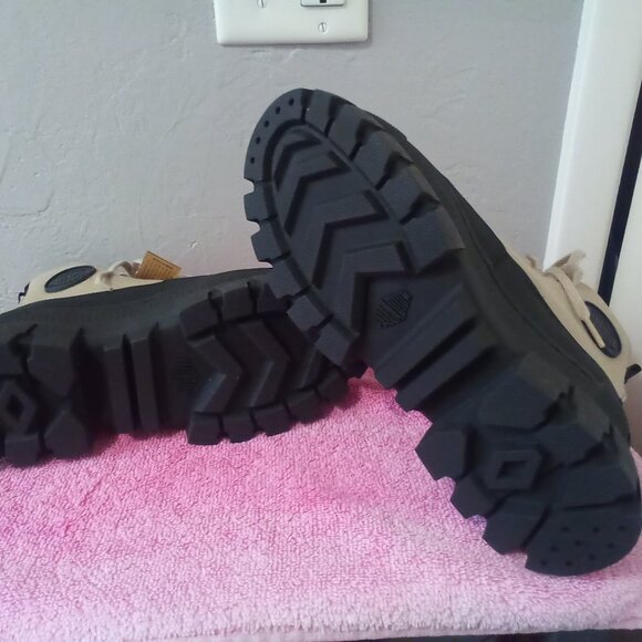 Palladium Boots - Picture 5 of 10